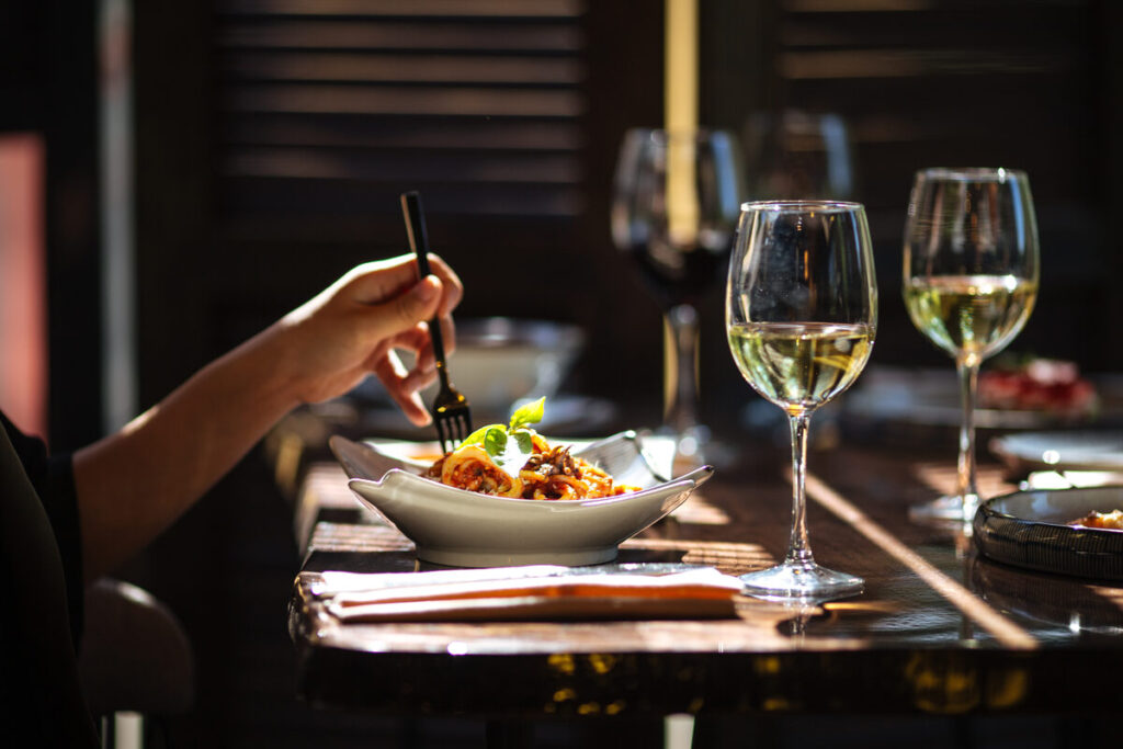 The Best Food Near Elk River in Tyler: A Local’s Guide to West Cumberland Dining